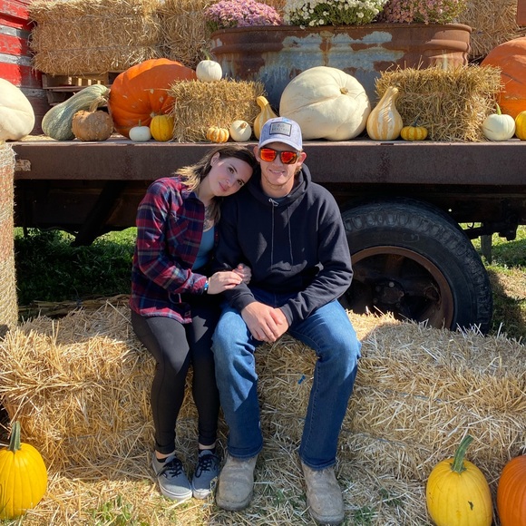 Meet your Posh Ambassador Samantha & Joshua 🦒 - Picture 3 of 10